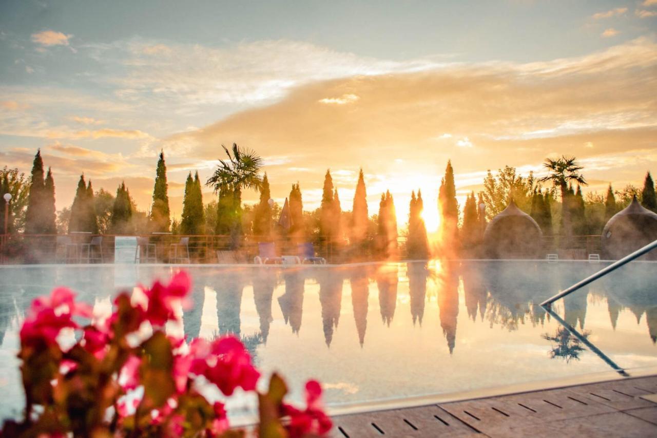 Wellness & Spa Hotel Kaskady Слиач  Экстерьер фото