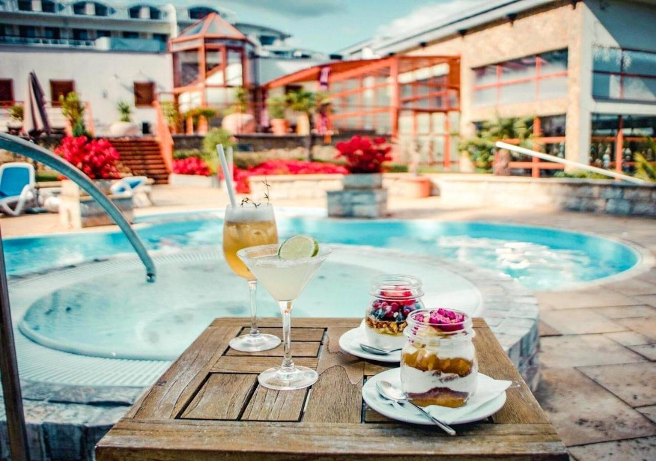 Wellness & Spa Hotel Kaskady Слиач  Экстерьер фото