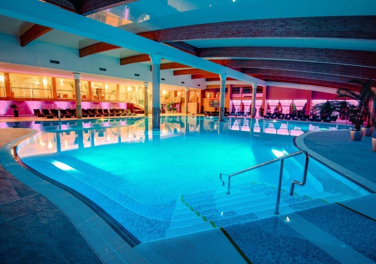 Wellness & Spa Hotel Kaskady Слиач  Экстерьер фото